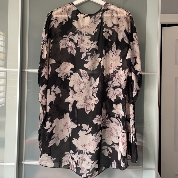 Chiffon Floral Kimono Cardigan from Mendocino - Picture 6 of 7